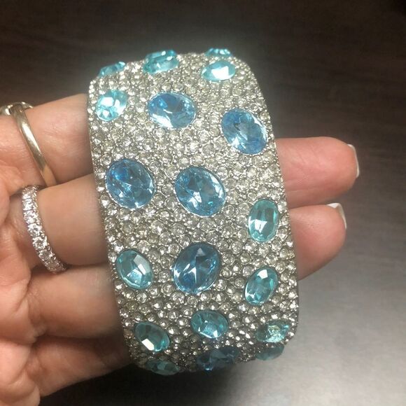 Magnetic bedazzled bangle cuff - Picture 2 of 5